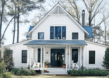 10 Stunning Home Exteriors with Board and Batten Siding – Craftivity ...