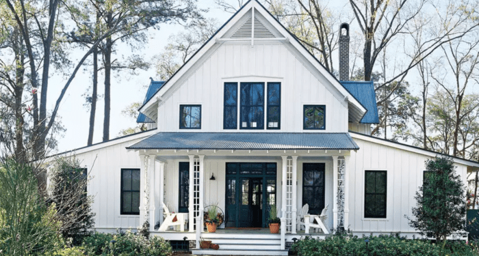 10 Stunning Home Exteriors with Board and Batten Siding – Craftivity ...